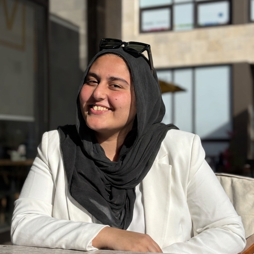 Dina Kahky